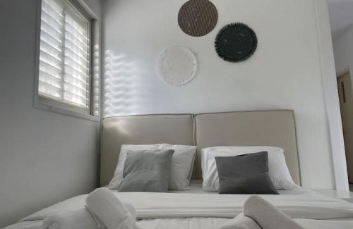 Tel Aviv City Center Apartment | Urban Oasis Apartments l Prime Location Tel Aviv l By Bookiz