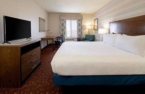Albuquerque Hotel | Urban Oasis Awaits! Indoor Pool, Free Shuttle, Pets Allowed, Free Parking!