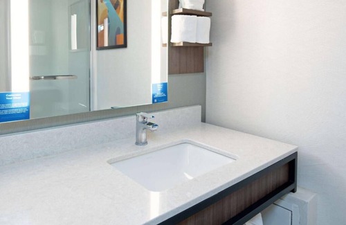 Albuquerque Hotel | Urban Oasis Awaits! Indoor Pool, Free Shuttle, Pets Allowed, Free Parking!