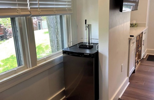 Edgewood Apartment | Urban Oasis Carriage House US OPEN