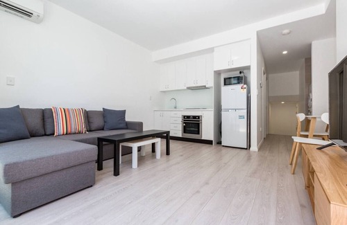 Kings Cross Apartment | Urban Oasis Custom Made for Cosmopolitan Living