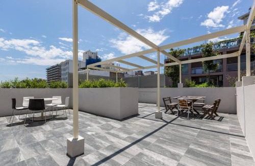 Kings Cross Apartment | Urban Oasis Custom Made for Cosmopolitan Living