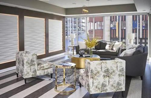 Downtown Des Moines Apartment | Urban Oasis Downtown Condo with Skywalk Access 5