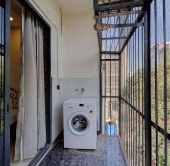 Preet Vihar Apartment | Urban Oasis