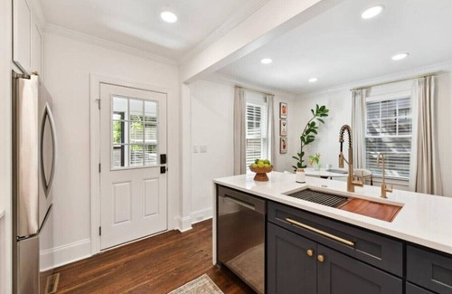 Dilworth Villa | Urban Oasis Near the Park (R)