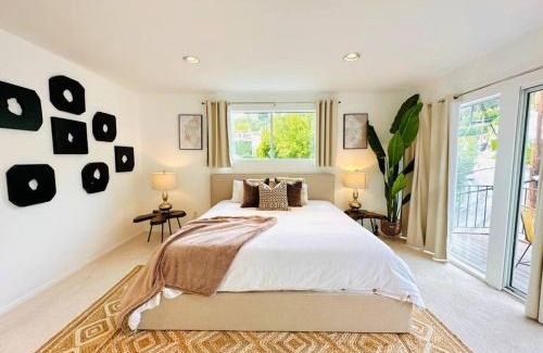 Hollywood Hills West House | Urban Oasis: Stylish Mid-Century Home in Weho