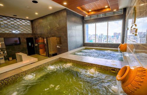 Chamkar Mon Hotel | URBAN PALACE
