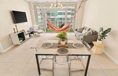 Midtown Apartment | Urban Retreat - Location Pool Gym & Parking