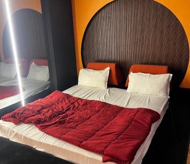 Gomti Nagar Hotel | Urban Stay Dlf my Pad