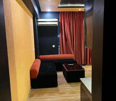 Gomti Nagar Hotel | Urban Stay Dlf my Pad