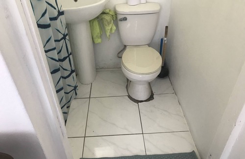 Spanish Town Zone House | Urban stay