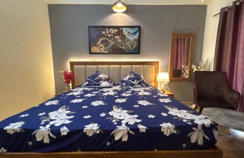 Greater Noida Bed & Breakfast | Urban Studio Gem