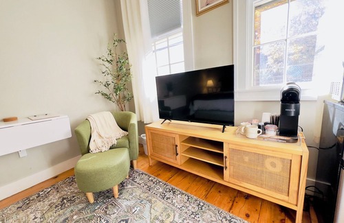 West End Apartment | Urban studio in an amazing, central location