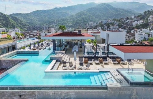 Emiliano Zapata Condo | Urban Studio @ Loft 268 in Old Town Vallarta | Rooftop Pool, Gym