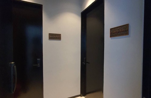 George Town Apartment | Urban Suites - Queens Suite