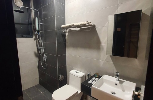 George Town Apartment | Urban Suites - Queens Suite