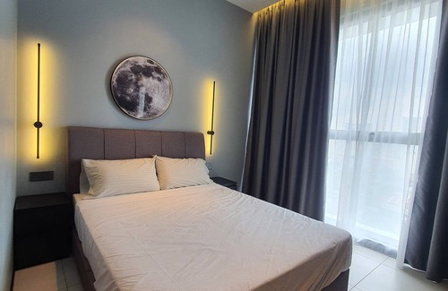 George Town Apartment | Urban Suites - Queens Suite