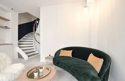 Dansaert Bed & Breakfast | Urban Walls
