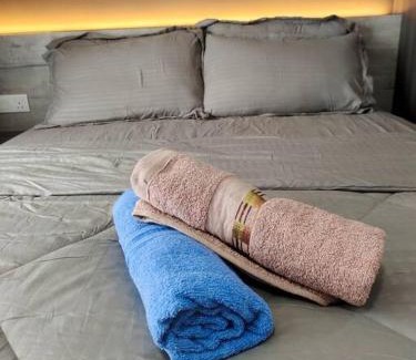 Batu Caves Apartment | Urban360 Pool view with Netflix and wifi