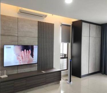 Batu Caves Apartment | Urban360 Pool view with Netflix and wifi