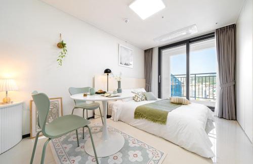 Yeonsan Apartment | Urbanstay Busan Cityhall