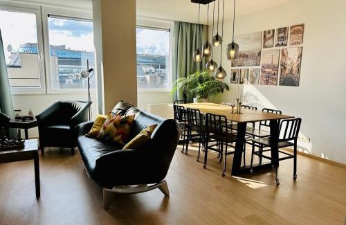 Lower Town Apartment | Urbanstay Suites - Grand Place 2 Bd Apartment