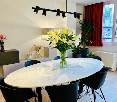 Lower Town Apartment | Urbanstay Suites Grand Place Luxury Apartment