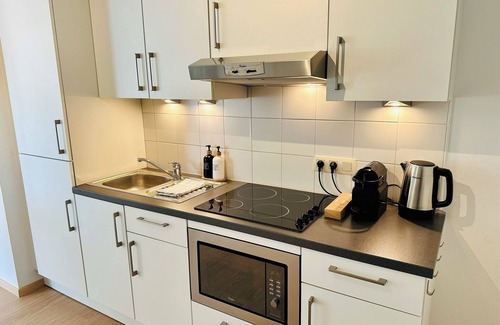 Lower Town Apartment | UrbanStay Suites - Modern 2-Bedroom Apartment in the Heart of Brussels, Grand Place