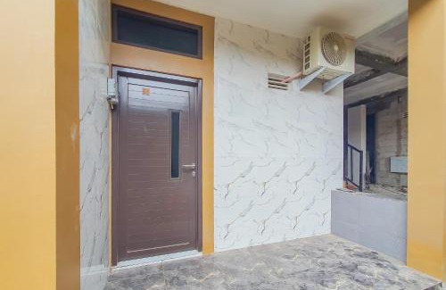 West Cirebon Hotel | Urbanview Aurel House Cirebon