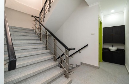 Kelapa Gading Barat Hotel | Urbanview Hotel Bizhome Artha Gading Boulevard by RedDoorz