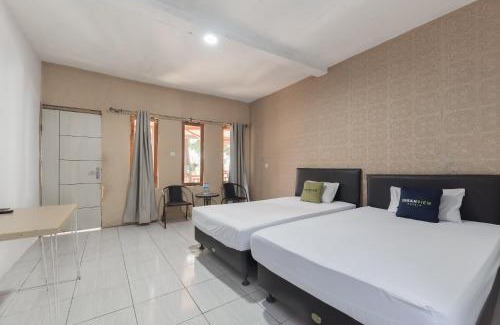 Ciater Hotel | Urbanview Hotel D'Pineapple Villa Ciater by RedDoorz