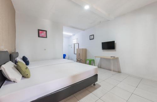 Ciater Hotel | Urbanview Hotel D'Pineapple Villa Ciater by RedDoorz