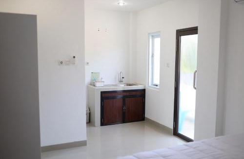 Biringkanya Hotel | Urbanview Hotel Eropa Maros near Sultan Hasanuddin Airport by RedDoorz
