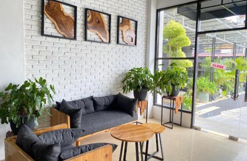 Palu Hotel | Urbanview Hotel Medio Inn Palu by RedDoorz