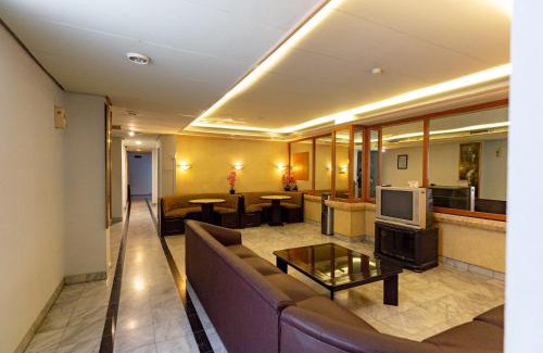 Chinatown Hotel | Urbanview Hotel P Residence Asemka