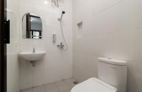 Gambir Hotel | Urbanview Hotel Pasar Baru Jakarta by RedDoorz