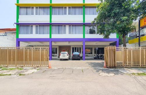 North Cirebon Hotel | Urbanview Hotel Pondok Mas Cirebon By RedDoorz