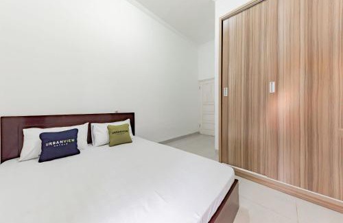 West Cirebon Hotel | Urbanview Hotel Sabar Residence CSB Mall