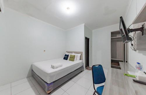 West Cirebon Hotel | Urbanview Hotel Sunday Cirebon by RedDoorz