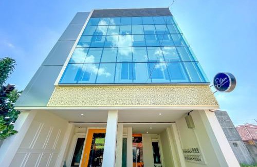 Banjarsari Hotel | Urbanview Olive Near Graha Saba Buana Surakarta