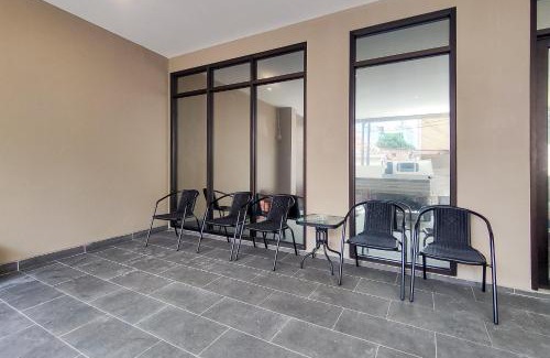 Central Jakarta Hotel | Urbanview Syariah Hotel Senen Jakarta