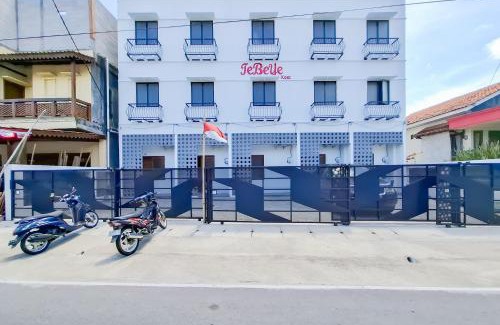 Surakarta Hotel | Urbanview TeBeYe Syariah UNS Solo