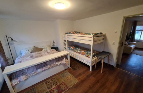 Niederdorla Apartment | Urlaub am Mittelpunkt. Neue Ferienwohung im alten Mehlager
