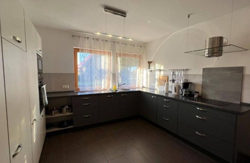 Eilsum House | Urlaubsdomizil- Kinder und Tierfreundlich mit 4 Schlafzimmern, Garten, Parkplatz