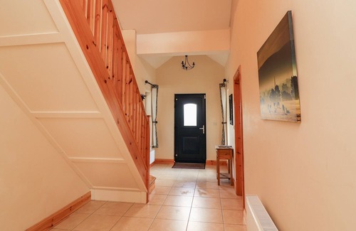 Killarney Cottage | URROHOGAL COTTAGE, family friendly in Farranfore, County Kerry