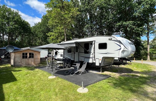 Plaue House | US caravan Springdale with bunk bed (max. 4 pers.)