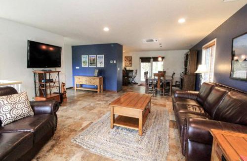 Columbia Falls House | Picturesque Cabin with Hot-Tub and Ping Pong Table in Montana