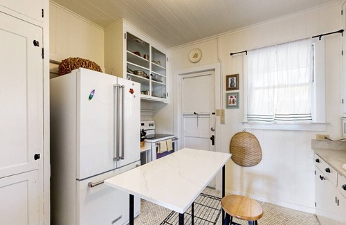 Diamond Head - Kapahulu - St. Louis Cottage | Cabin ∙ 2 bedrooms ∙ 4 guests