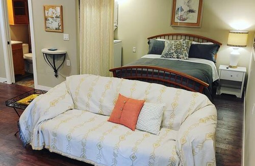 Drayton Plains Resort | Private room ∙ 2 guests