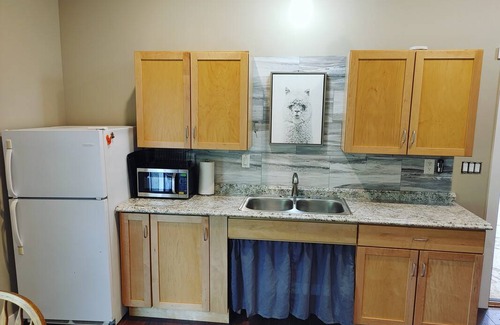 Drayton Plains Resort | Private room ∙ 2 guests